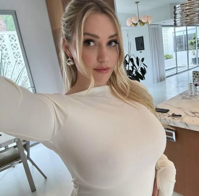 Hey guys 💦 it’s Tuesday let’s have fun 💦😝 - Image 2